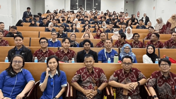 International Public Lecture: Transforming the Future of the Tropics – Smart Tourism dan Enterprise Architecture